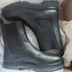 Reformation Katerina Lug Sole Chelsea Boot, Black Tumbled, Size 7
